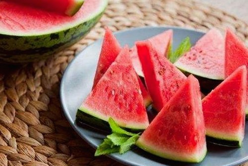 娱乐圈吃瓜大揭秘：从幕后黑料到网红反差的全景回顾