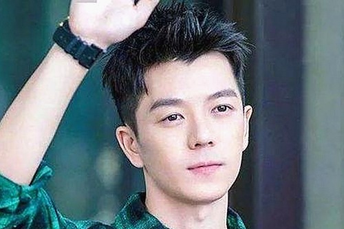 娱乐圈“吃瓜”现象揭秘：背后的真相与热点讨论